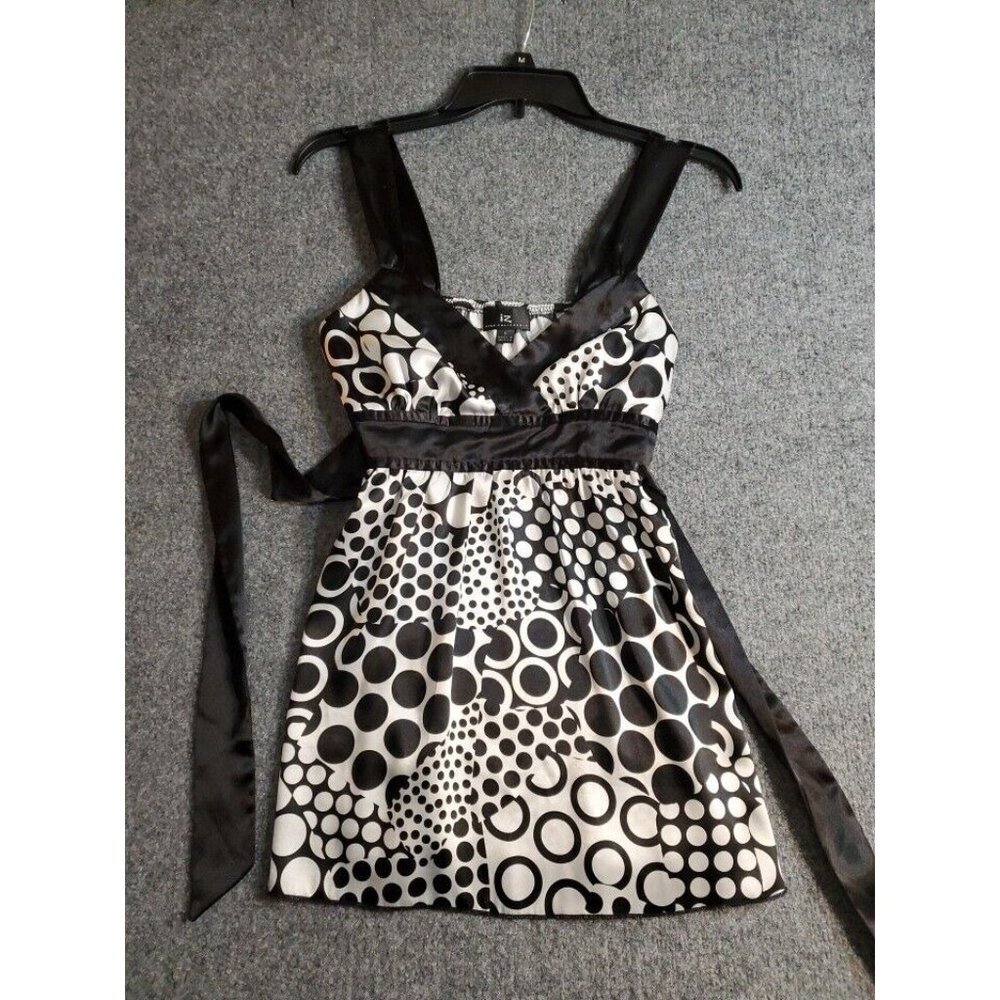 IZ Buyer California Womens Teen Tank Top Sleevless Blouse Size Small Black White - Picture 2 of 11